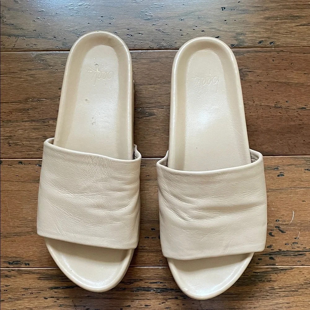 Beek Albatross Leather Platform Sandal - Picture 2 of 3